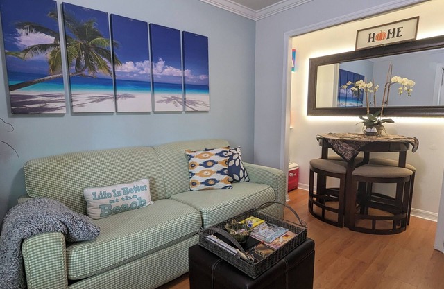 1BR/1Ba Cozy Apt &Patio Private near Beach & Golf Free Parkingi Pet-Friendly
