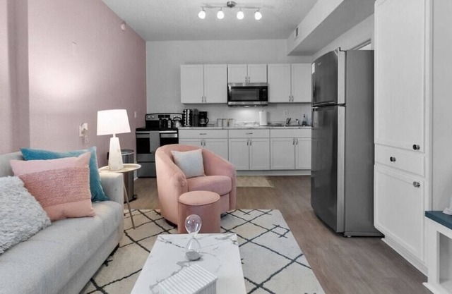 1br|Rivermarket|Near Streetcar Pickup