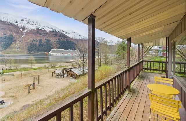 1BR w/Ocean Views | Steps to Sandy Beach & Trails