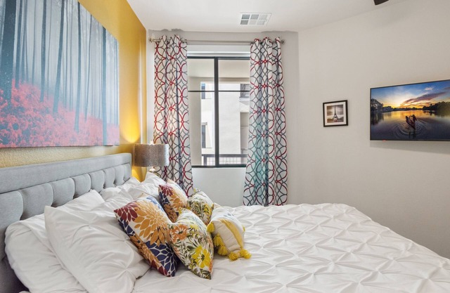 1BR※Walk Fashion Square※Pool & Gym Family Friendly