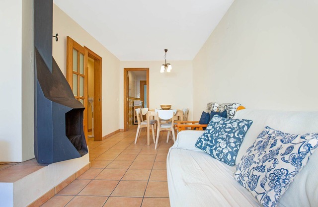 1MON 01 - Centrally located apartment with garage, located 200 meters from the beautiful beach of Llafranc