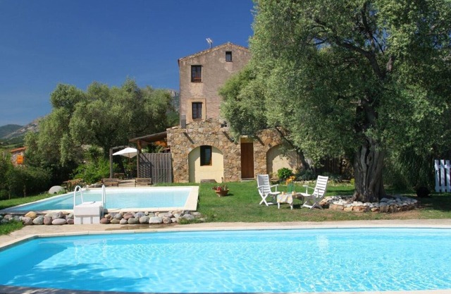 1st apartment in house of character, quiet pool nature, 5min from Calvi