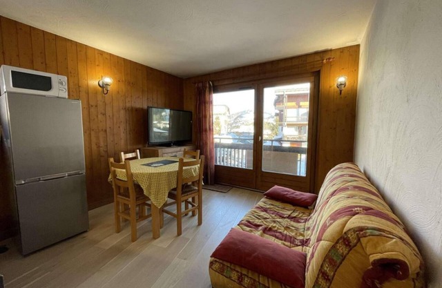 1st floor, balcony, parking, tv, ski locker, 29m², Praz sur Arly