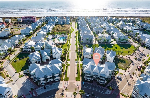 1st-Floor Condo@Cinnamon Shore w/Patio & Easy Access to Great Amenities!