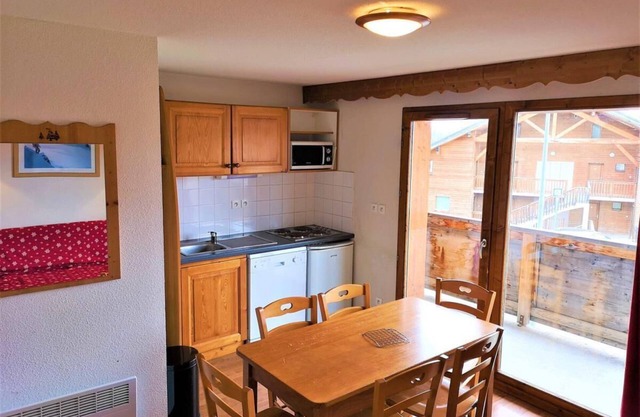 1st floor, view mountain, balcony, parking, tv, ski locker, 36m², La Joue du Loup