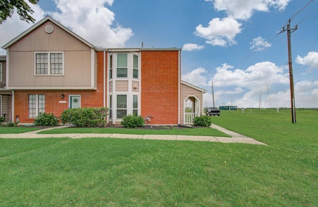 2 Bd/2.5 Ba Townhome near NASA!