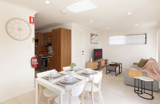 2 Bdr Apt! Garage! Balcony! GST Credits! 116D2