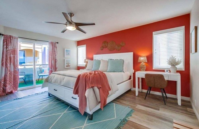 2 bed 2.5 bath in Mission Beach