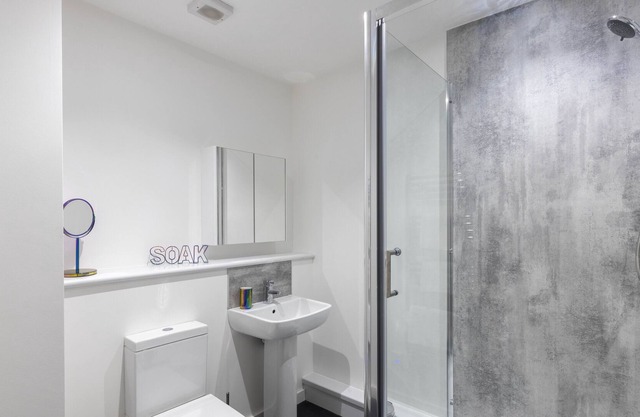 2 bed 2 bath Luxury Apartment in the City Centre