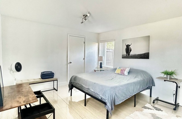 2 bed/2 baths house central Fort Lauderdale with dedicated office & Yoga room.