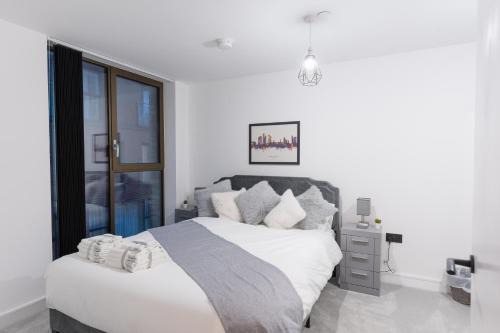 2 Bed Apartment, in the heart of Manchester City Centre! 7 mins walk from Piccadilly Station!