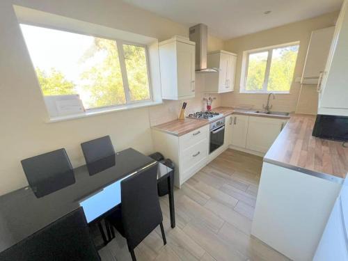 2-bed Flat - Wallington - 6min walk to station