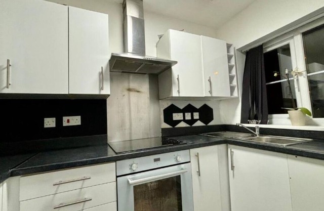 2-Bed House by Knighthead Park w- FREE Parking & FREE MATCHDAY DROP-OFF