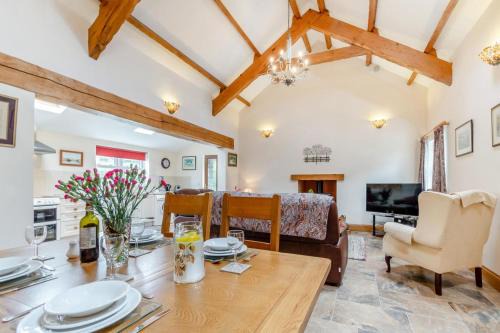 2 Bed in Ponthirwaun oc-h33292