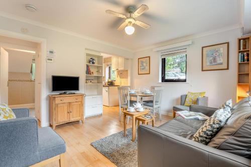 2 Bed in Stone Cross oc-g33059