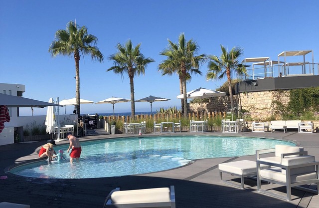 2 bed luxury apartment, Near beach, golf, tennis, swimming pools, Vale do Lobo