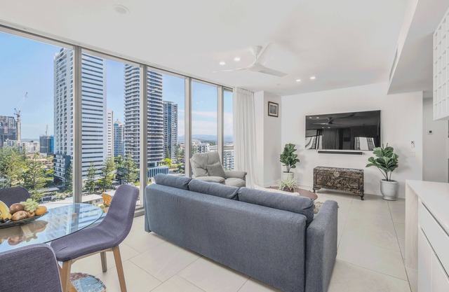 2 Bed Ocean-viewing Apartment