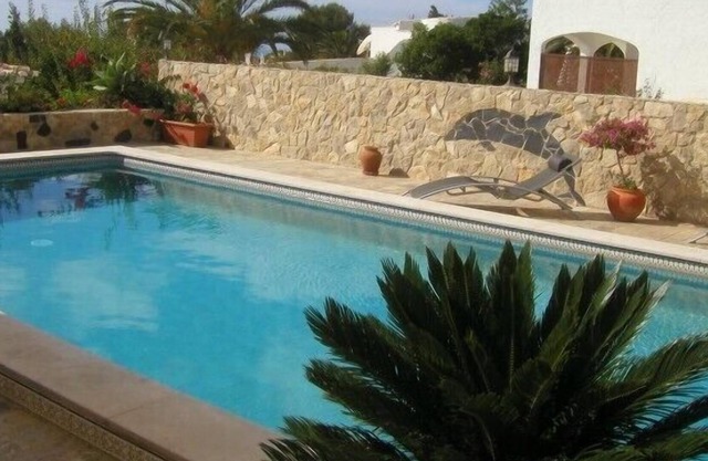 2 bed property with private pool and superb views - a rare find in Salema