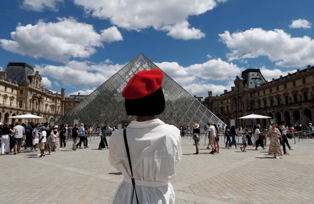 2 bedroom 2 bathroom apartment in prestigious 8th district