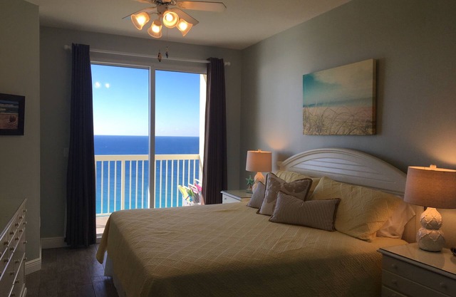 2 Bedroom/2 Bathroom with Bunk Room; Beach Service - New Rates!