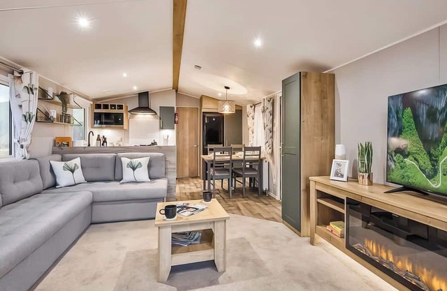 2 bedroom accommodation in Cresswell beach