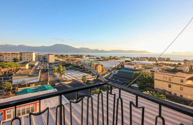 2 bedroom accommodation in Torre del Greco
