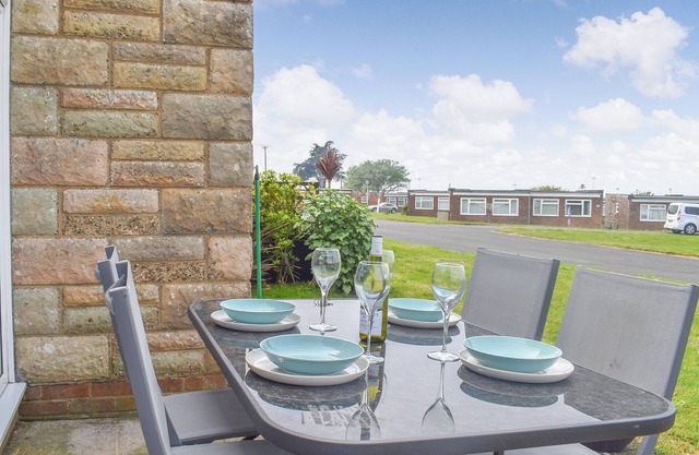 2 bedroom accommodation in Freshwater