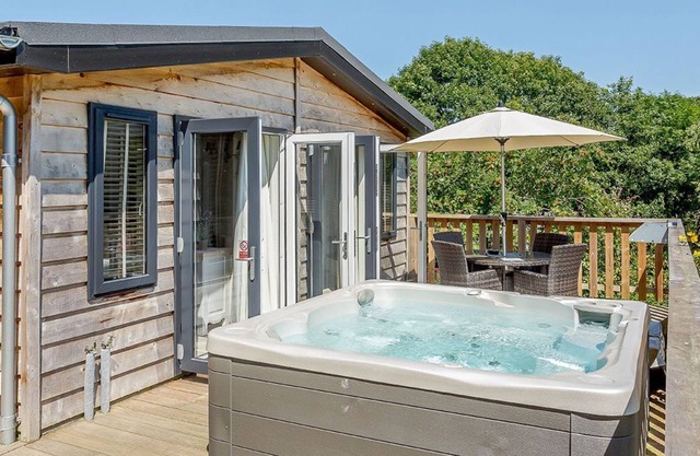 2 bedroom accommodation in Holsworthy