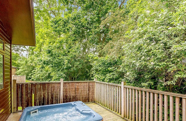 2 bedroom accommodation in Cotswolds