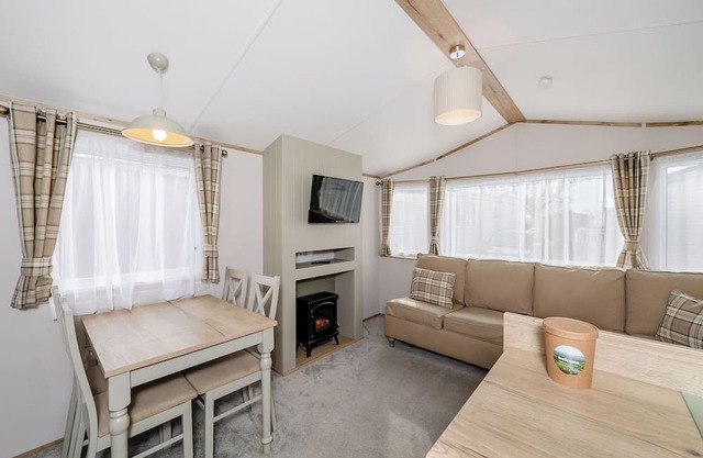 2 bedroom accommodation in Woodbury
