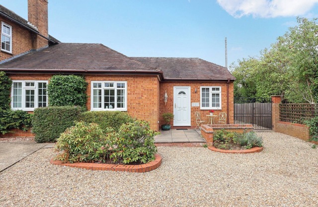 2 bedroom accommodation in Evesham