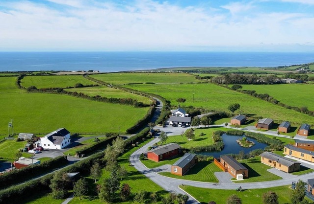 2 bedroom accommodation in Llanon