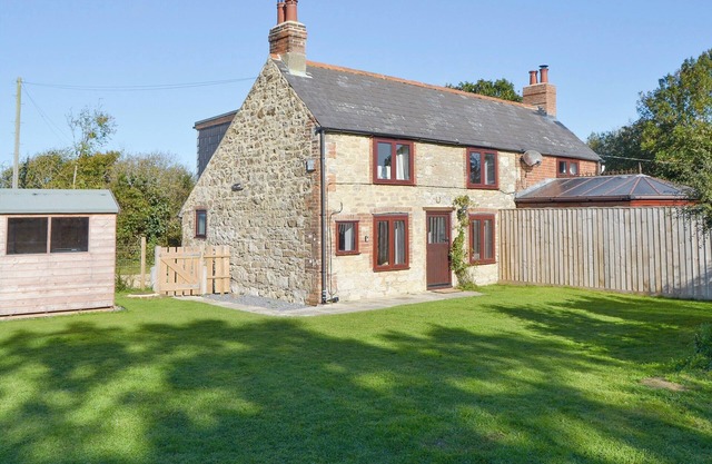 2 bedroom accommodation in Porchfield, near Newport