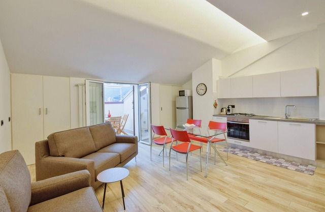 2 bedroom amazing apartment in Moneglia