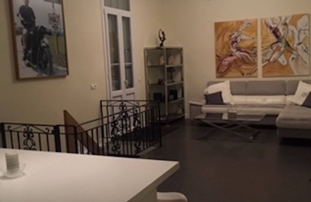 2 bedroom apartment with Air Conditioning, pretty private garden.