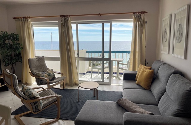 2 bedroom apartment 30 meters from beach, stunning views Praia da Rocha PORTIMAO