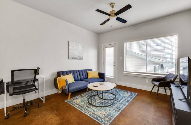 2 Bedroom Apartment Close to Downtown & Baylor Hospital