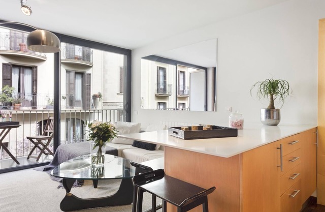2-bedroom apartment in Sarrià with private terrace for 4 people
