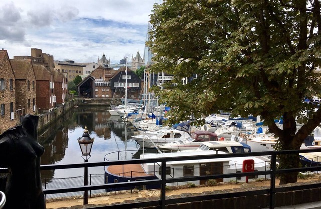 2 bedroom apartment Zone 1 overlooking St Katharine's Dock & Tower Bridge