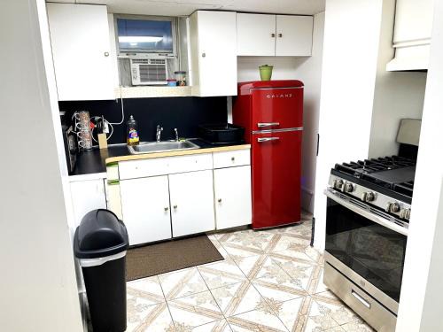 2 Bedroom Apt in LIC, Private WITH BACKYARD !