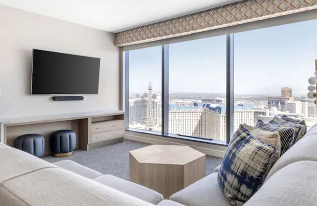 2 Bedroom Condo, Full Kitchen, Sleeps 6, Elara Resort, Las Vegas!
