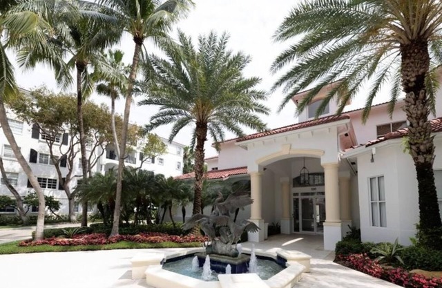 2-bedroom condo in beautiful Aventura with AC, Swimmimg pool and fitness room