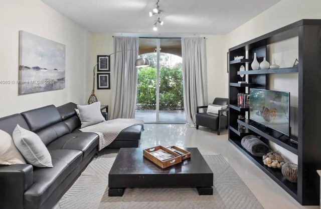 2 bedroom Condo located at the Yacht Club at Aventura