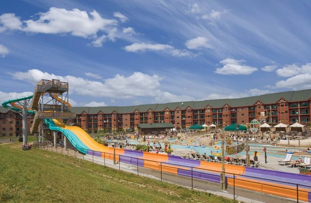 2 Bedroom Deluxe at Wisconsin Dells, Glacier Canyon Lodge!