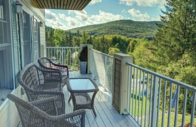 2 Bedroom Deluxe Condo w/Full Kitchen at Bentley Brook, Jiminy Peak Ski Mount!