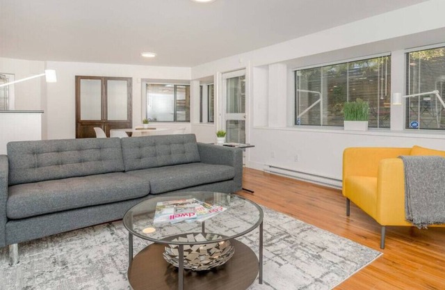 2-Bedroom Fairview Condo - Amazing Location