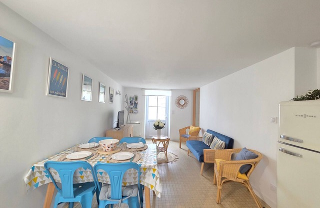 2-Bedroom Apartment with Private Garden Near Beach