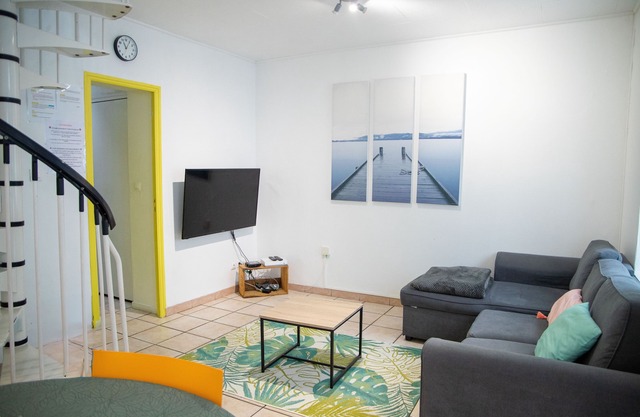 2 bedroom house, city center, all on foot