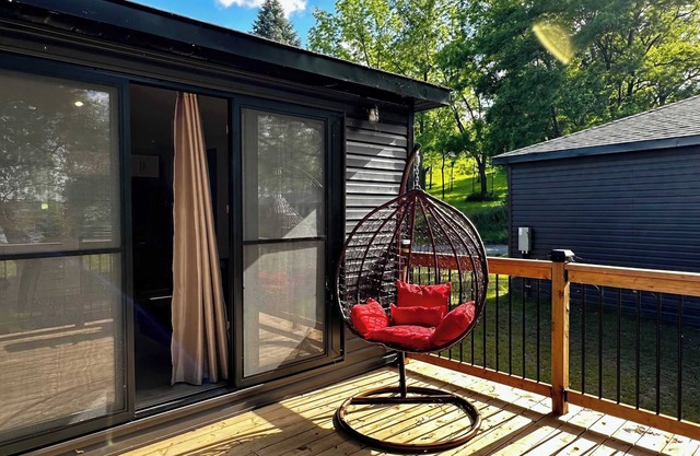 2-bedroom Lake Front Cottage in Harwood, ON #1