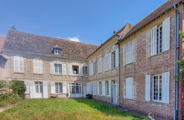 2 bedroom nice apartment in Les Andelys